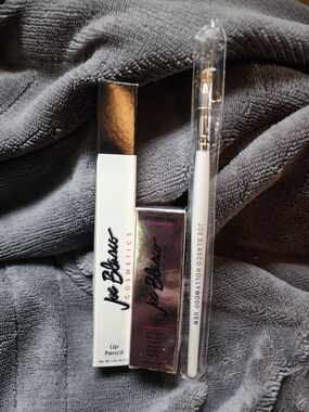 Joe Blasco Bundle - Lip Pencil & Lipstick & Brush